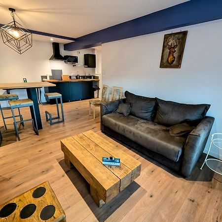 Hotel Logis Le Beau Site à Chambon-sur-Lac Extérieur photo