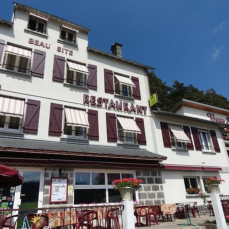 Hotel Logis Le Beau Site à Chambon-sur-Lac Extérieur photo