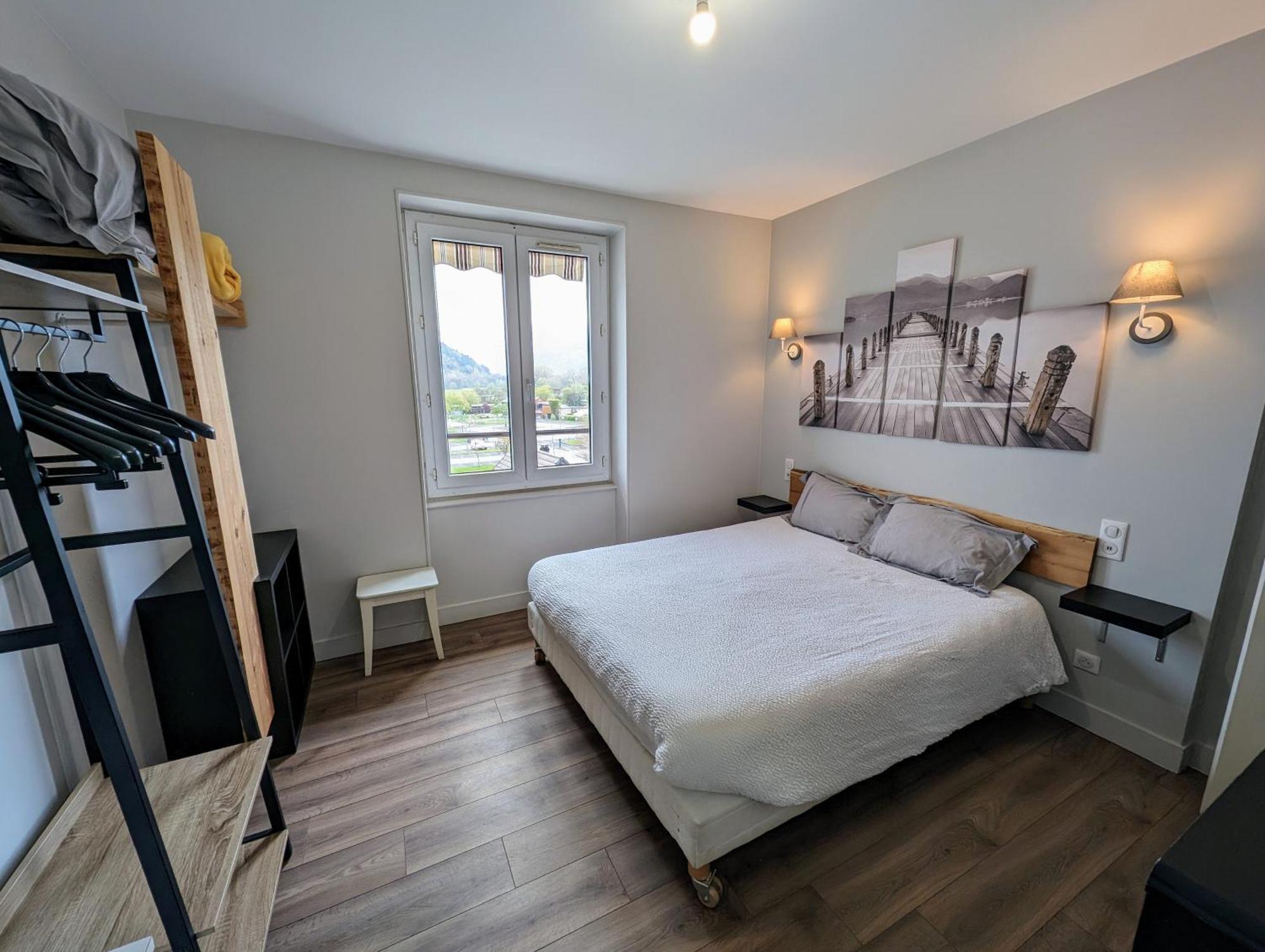 Hotel Logis Le Beau Site à Chambon-sur-Lac Extérieur photo