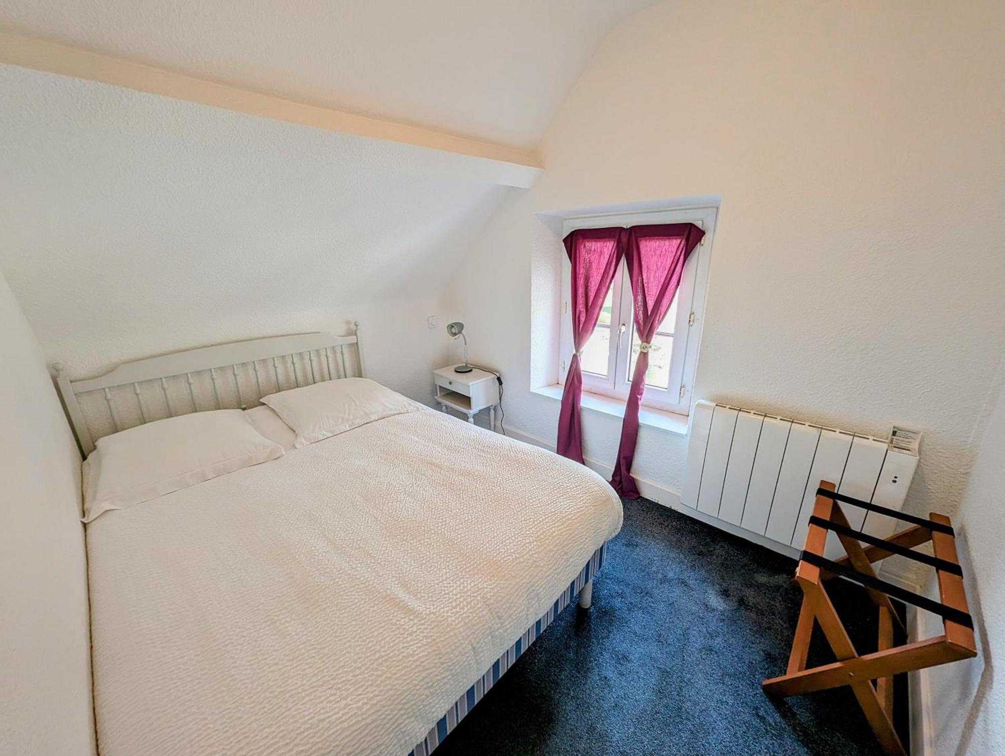 Hotel Logis Le Beau Site à Chambon-sur-Lac Extérieur photo