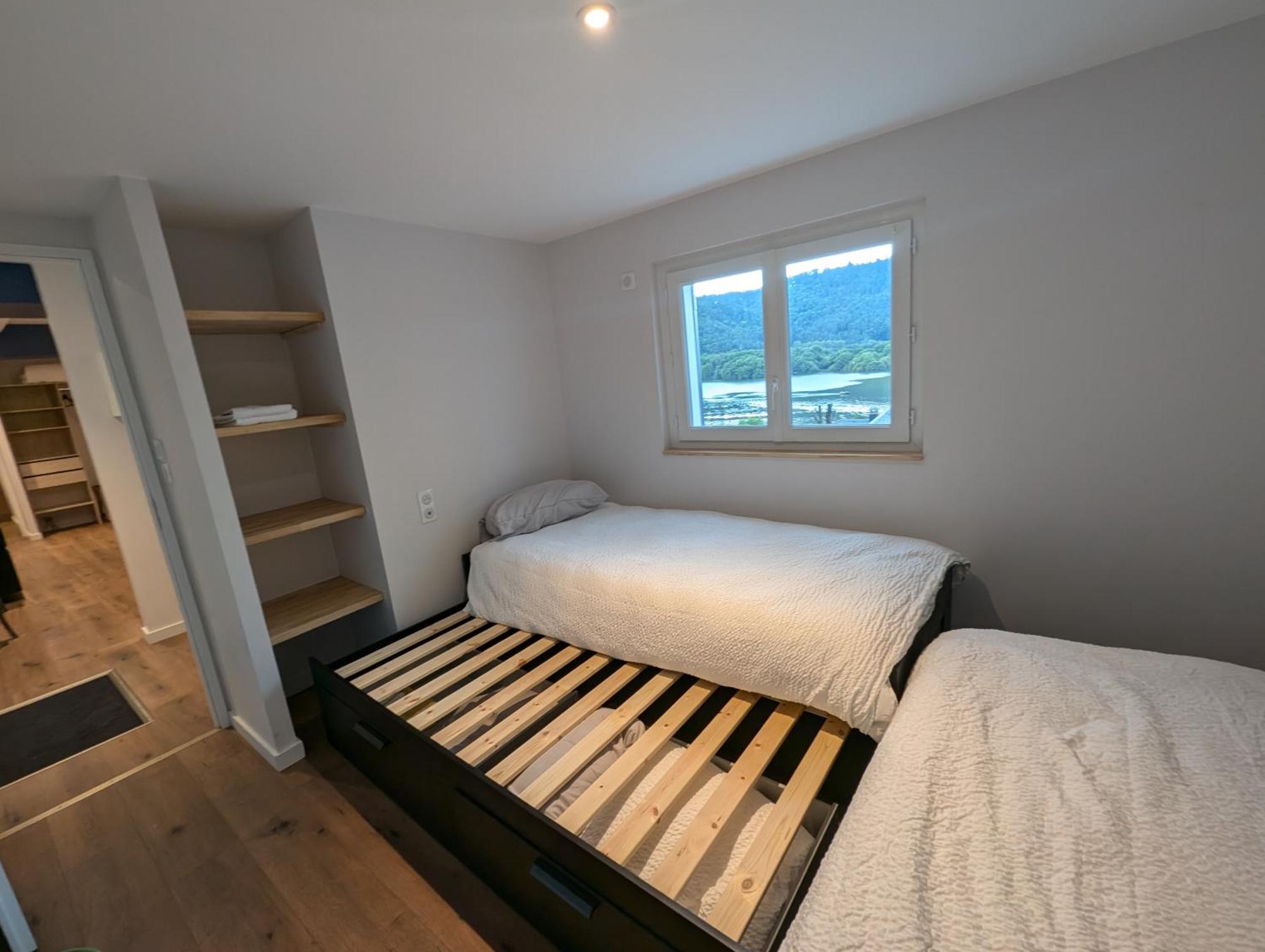 Hotel Logis Le Beau Site à Chambon-sur-Lac Extérieur photo